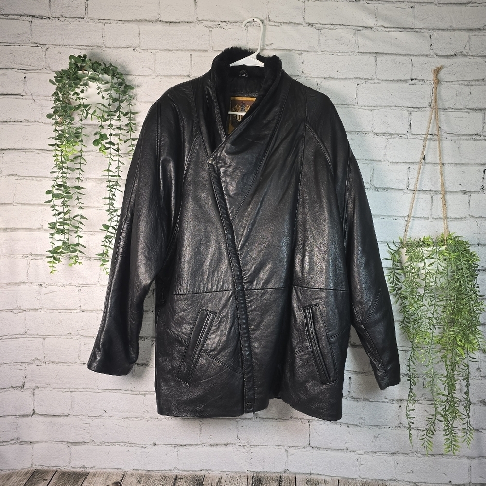 IOU Vintage Leather Over Sized Fur Neck Asymetrical Zip Mens Large Coat EUC